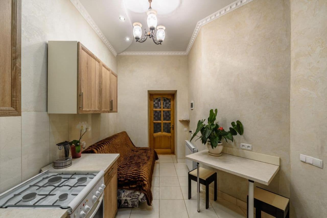 Apartments Stepana Bandery Лвив Екстериор снимка