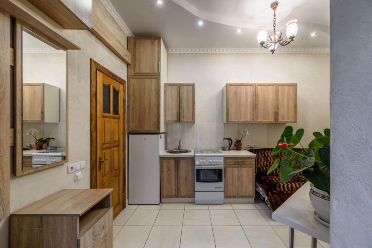 Apartments Stepana Bandery Лвив Екстериор снимка